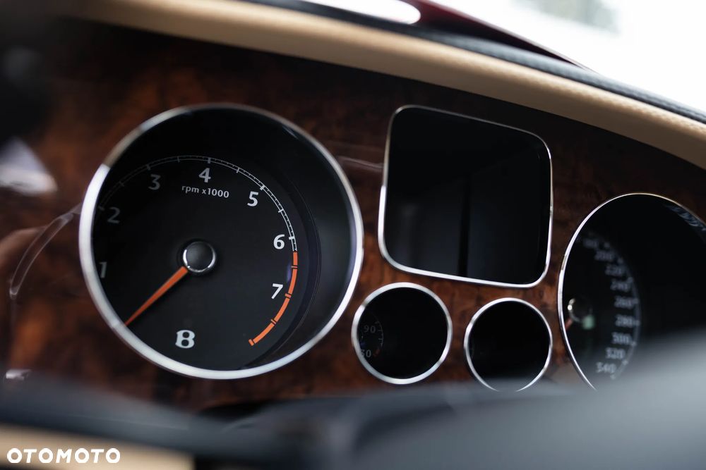 Bentley Flying Spur - 29