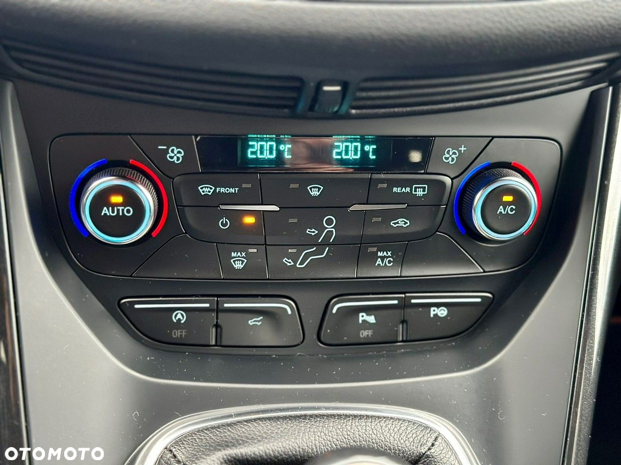 Ford Kuga - 28
