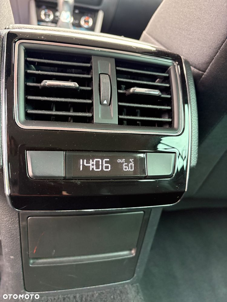 Skoda Superb 2.0 TDI Sportline - 20