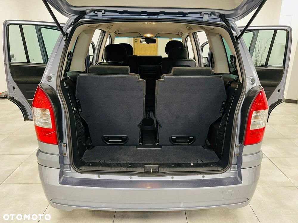 Opel Zafira 1.8 Executive - 24