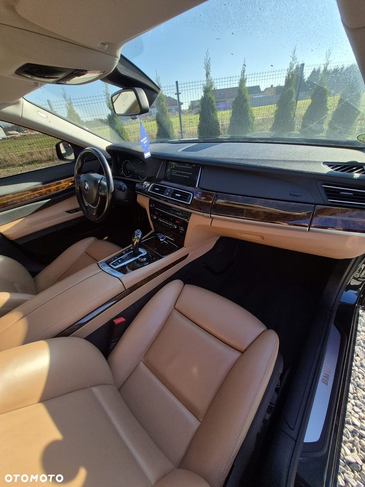 BMW Seria 7 730d xDrive - 22