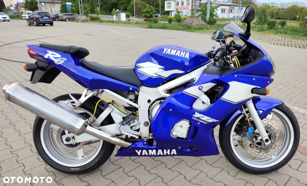 Yamaha YZF - 28