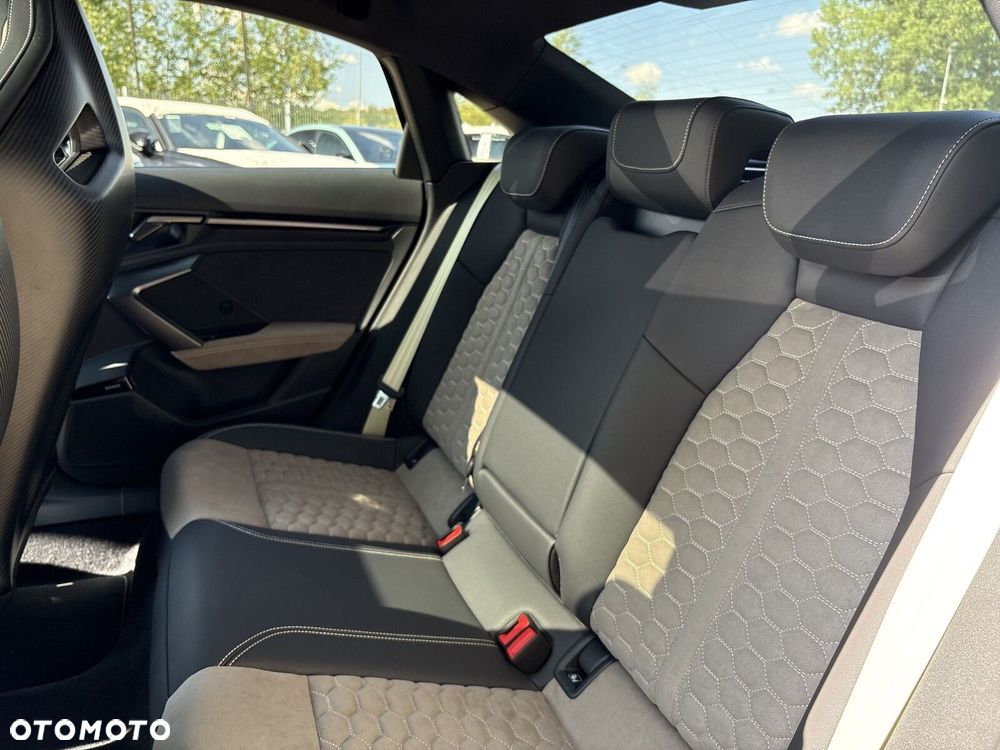 Audi RS3 Limousine - 17