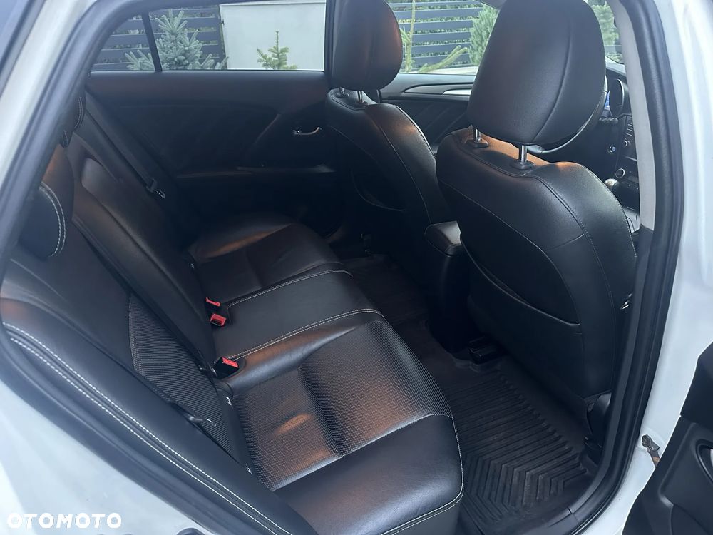 Toyota Avensis 2.0 D-4D Prestige - 11