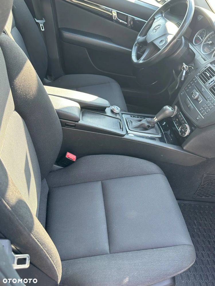 Mercedes-Benz Klasa C 220 T CDI DPF Automatik Classic - 13