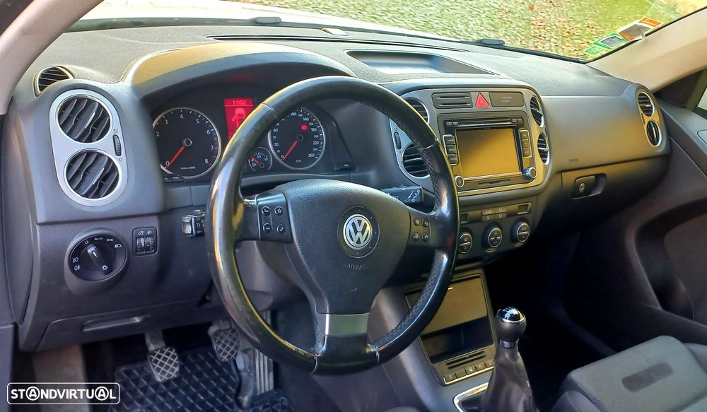 VW Tiguan 1.4 TSI Sport 4Motion - 11