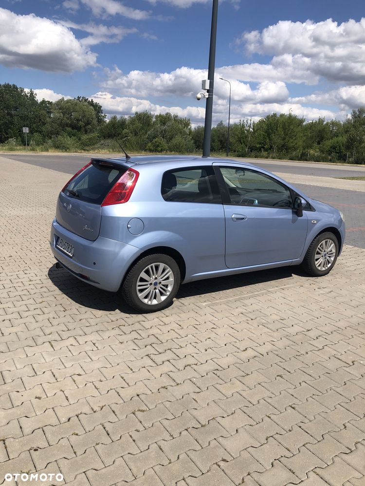 Fiat Grande Punto - 4