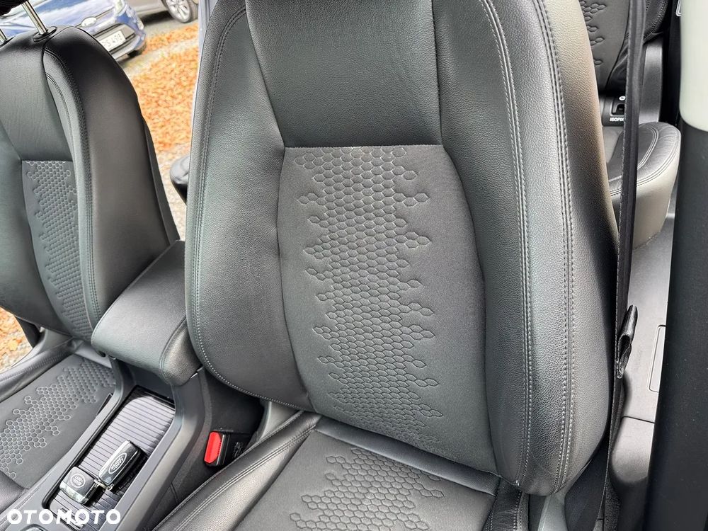 Land Rover Discovery Sport - 22