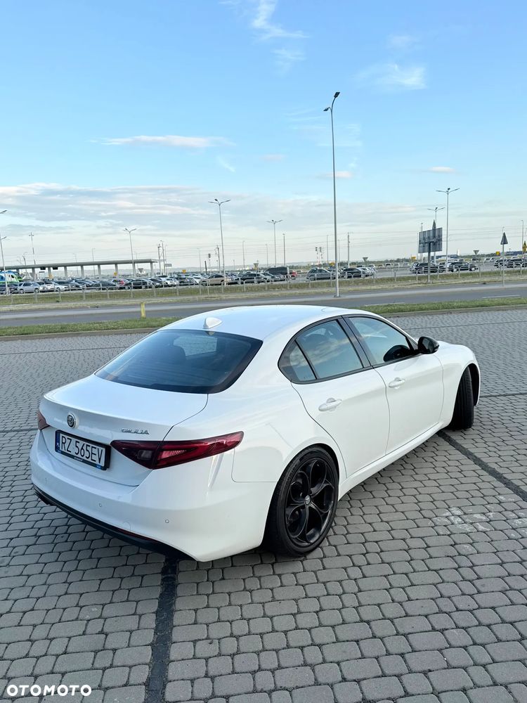 Alfa Romeo Giulia 2.0 Turbo Veloce - 8