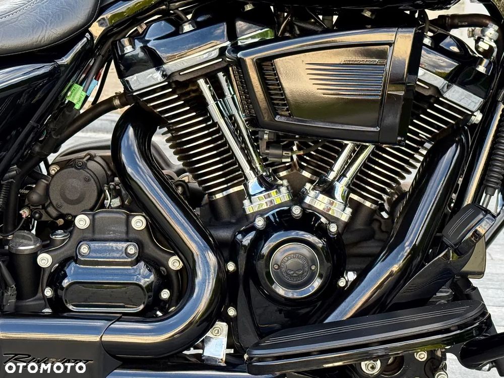Harley-Davidson Touring Road King - 26