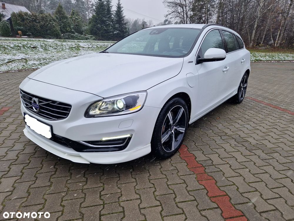 Volvo V60 D6 AWD Plug-in Hybrid Summum - 1