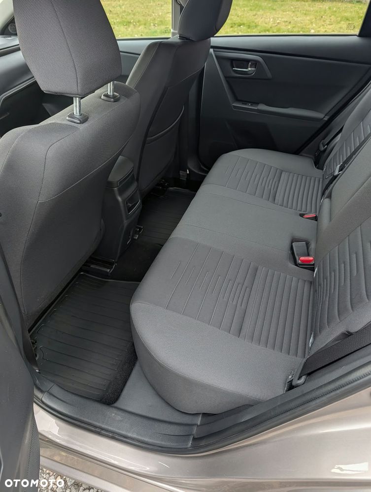 Toyota Auris 1.6 Premium - 7