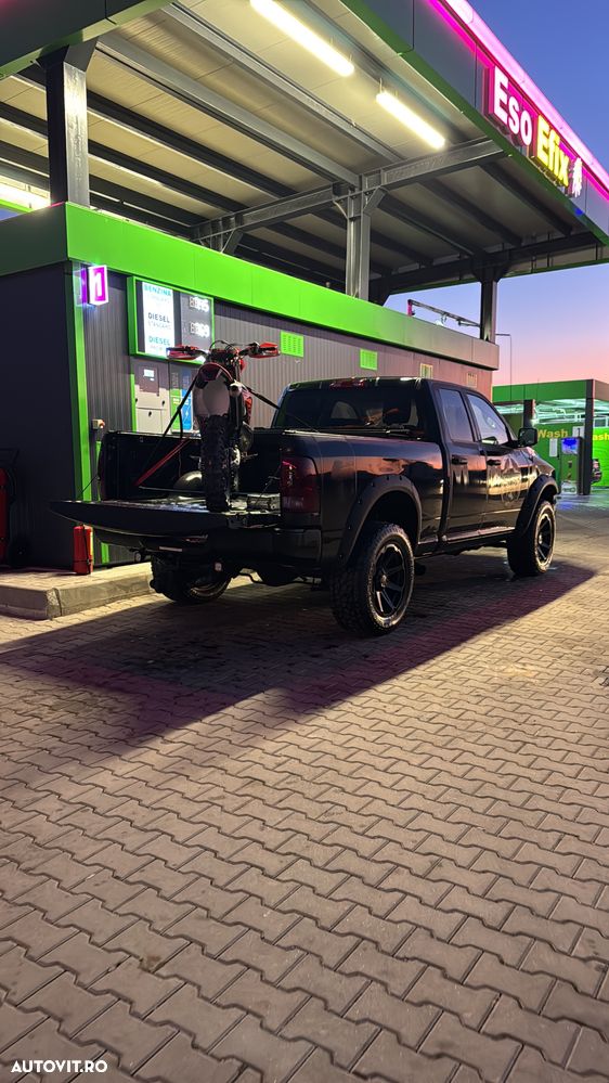 Dodge RAM - 8