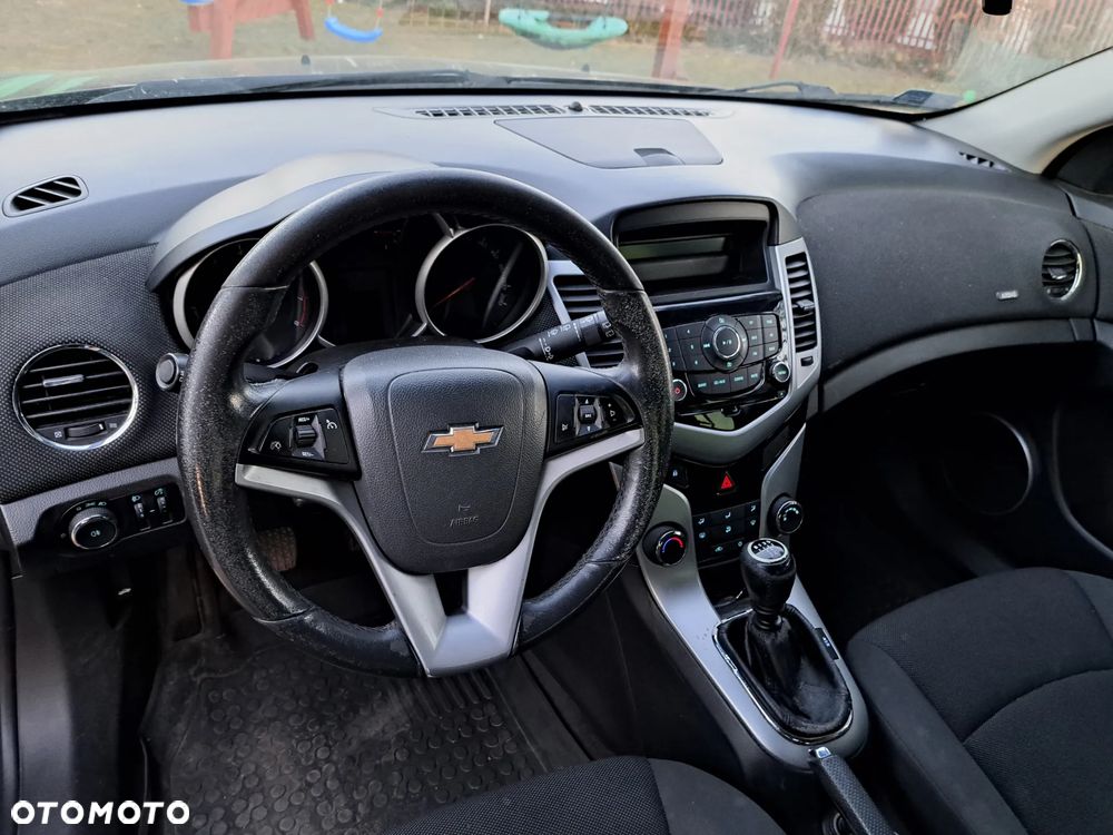 Chevrolet Cruze 1.6 LS - 7