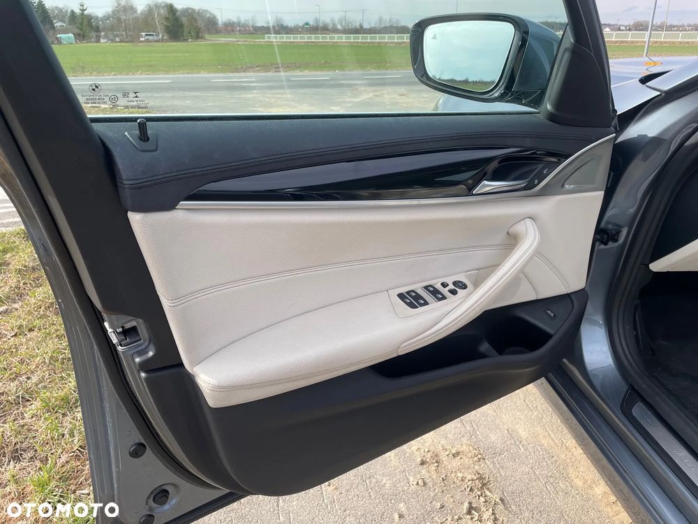 BMW Seria 5 520d Luxury Line - 10