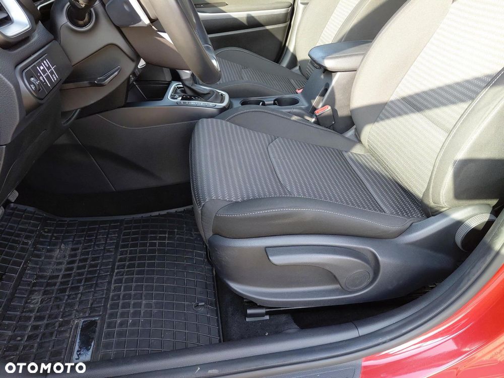 Kia Ceed - 12