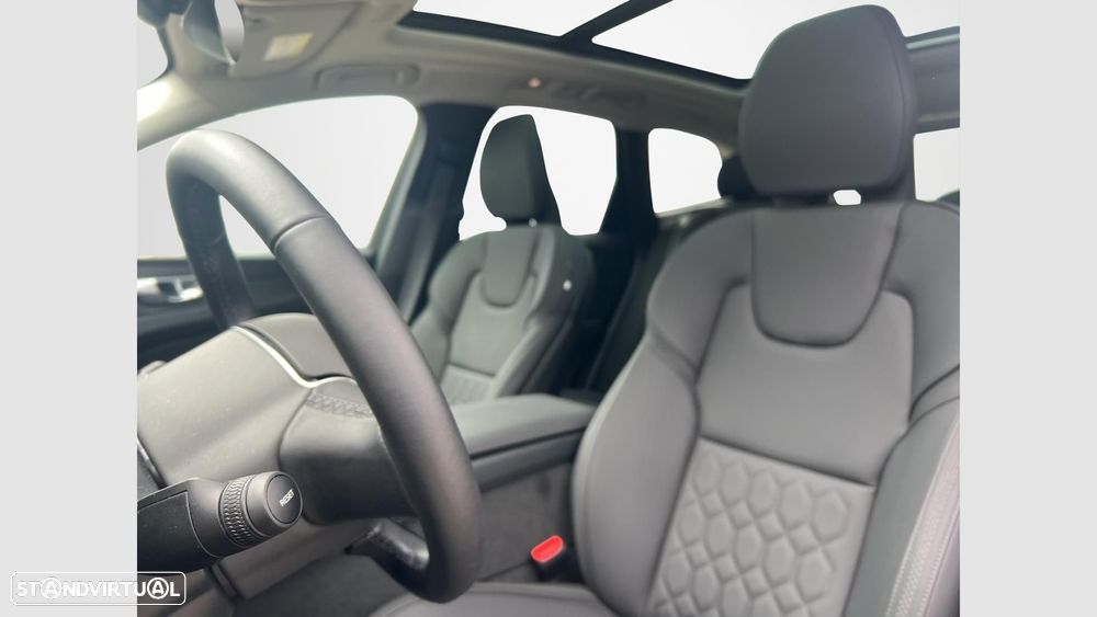 Volvo XC 60 2.0 T6 PHEV Plus Dark AWD - 10