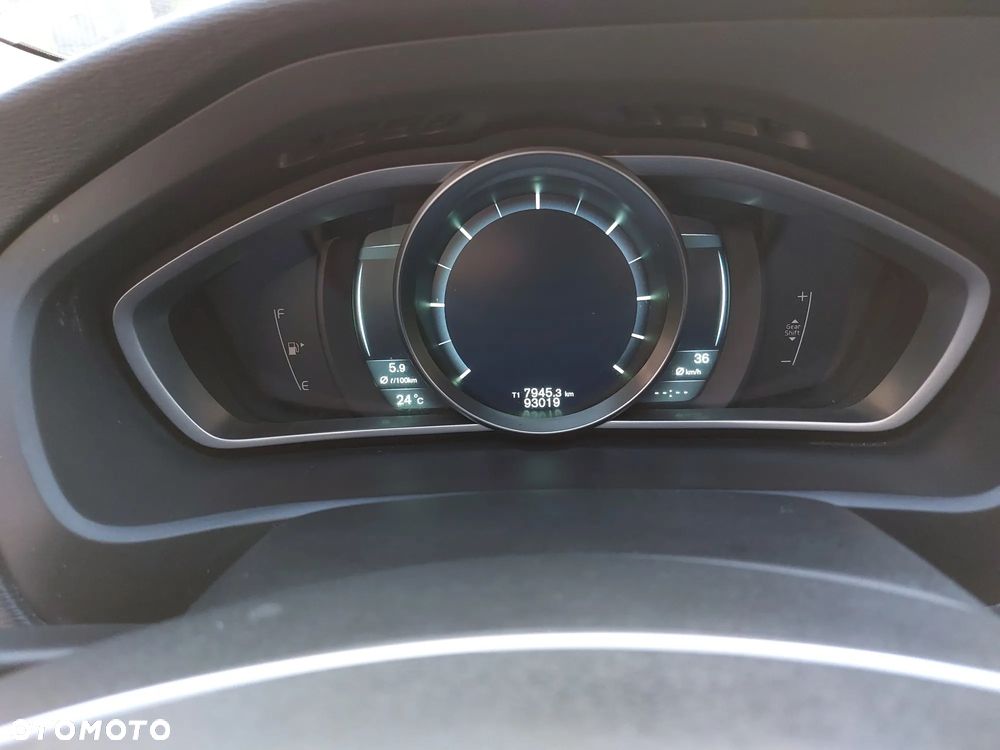 Volvo V40 Cross Country - 24