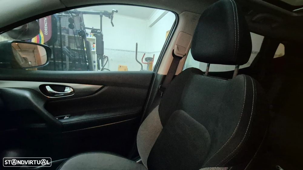 Nissan Qashqai 1.5 dCi N-Connecta - 10