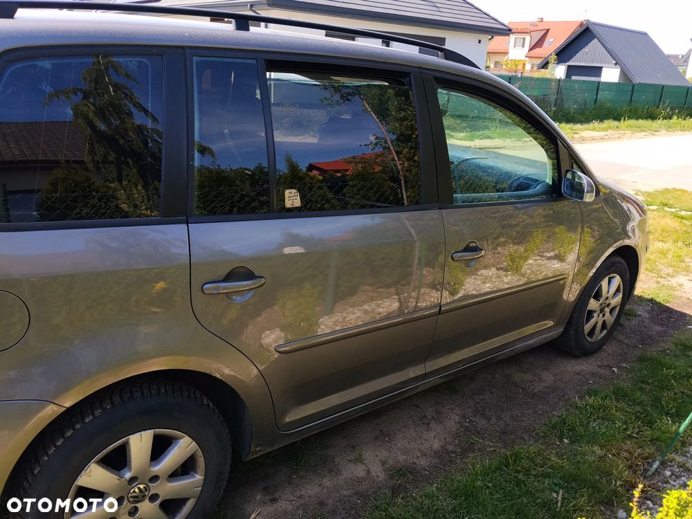 Volkswagen Touran 2.0 TDI Trendline - 6