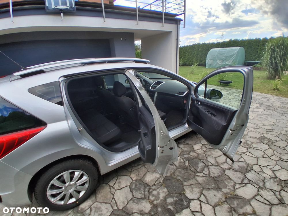 Peugeot 207 - 12