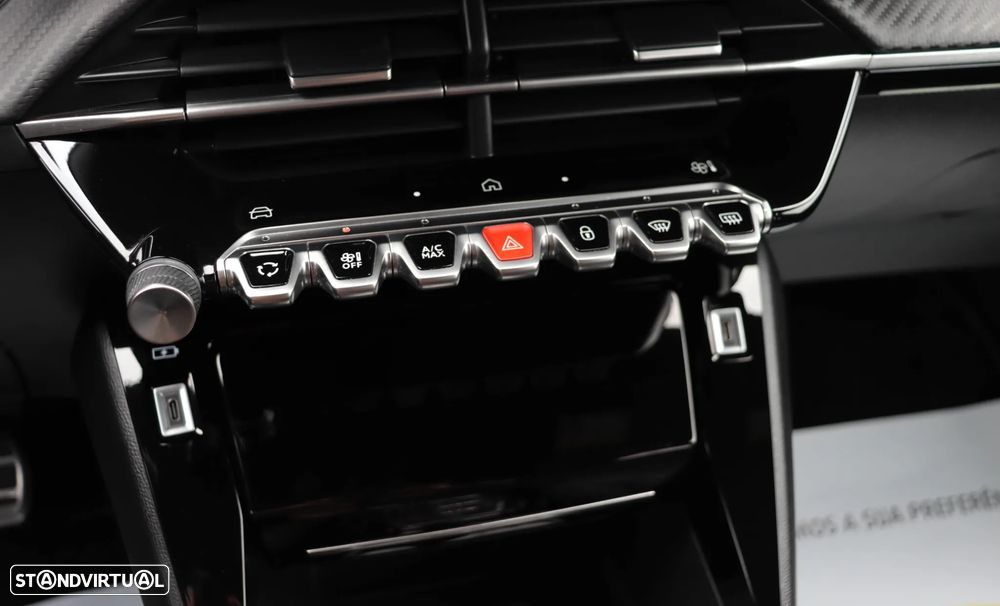 Peugeot 2008 PureTech 130 EAT8 GT - 23