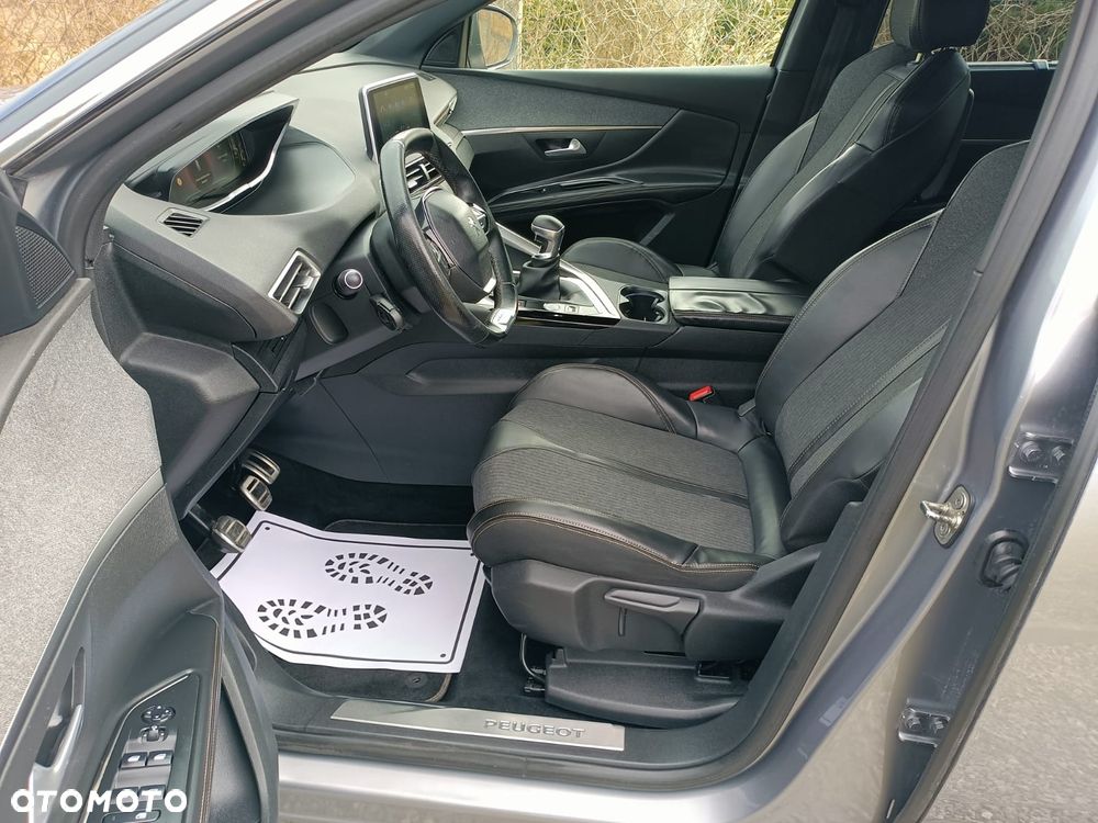 Peugeot 5008 BlueHDi 120 Allure - 23