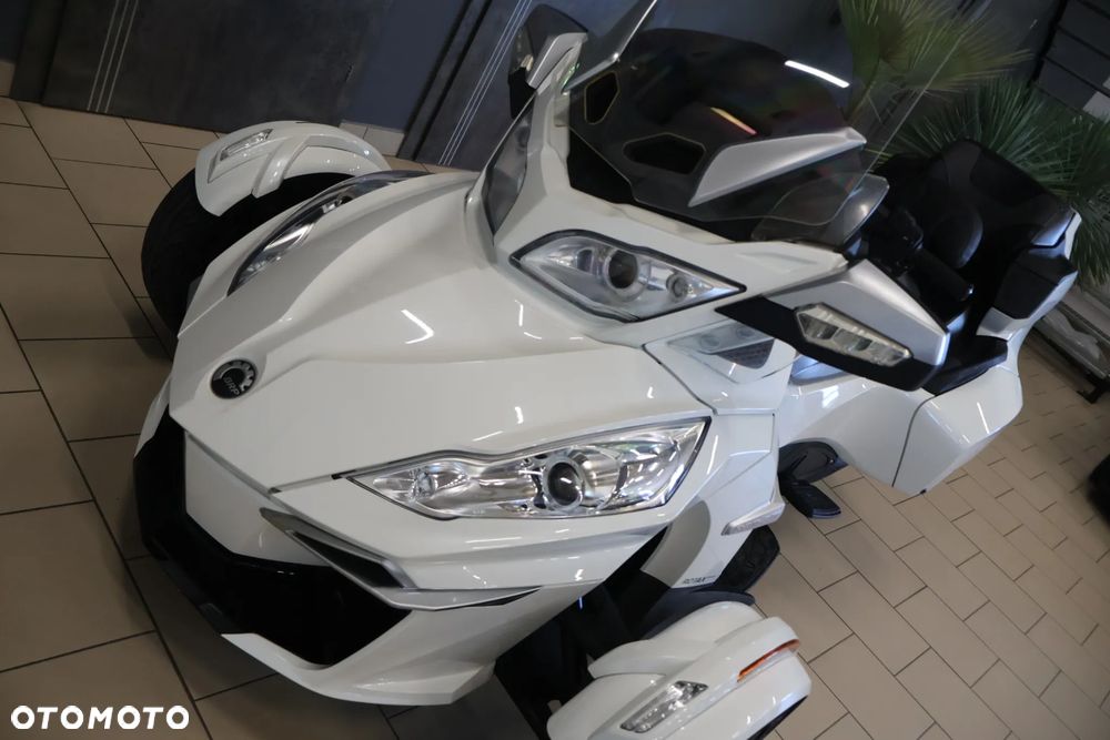 Can-Am Spyder - 20
