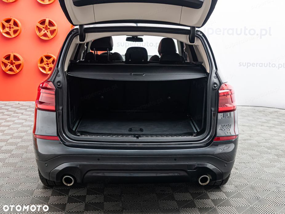 BMW X3 xDrive20i Advantage - 30