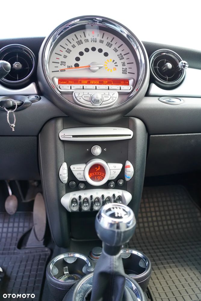 MINI Cooper Standard - 17