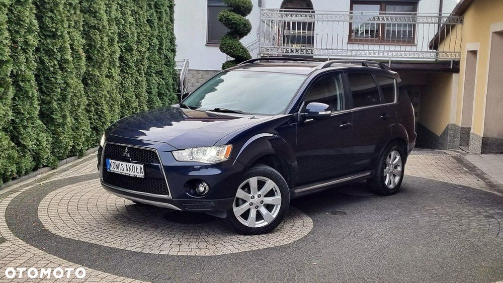 Mitsubishi Outlander - 2