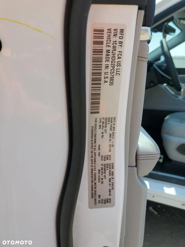 Jeep Grand Cherokee - 11