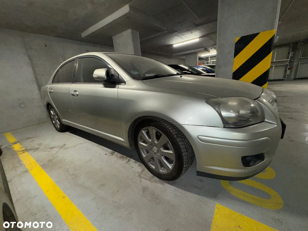 Toyota Avensis 1.8 VVT-i Sol Premium - 10
