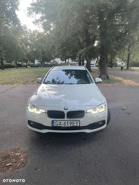 BMW Seria 3 318d - 15