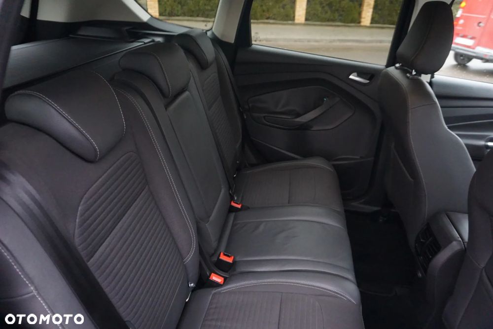 Ford Kuga 2.0 TDCi 2x4 Titanium - 21