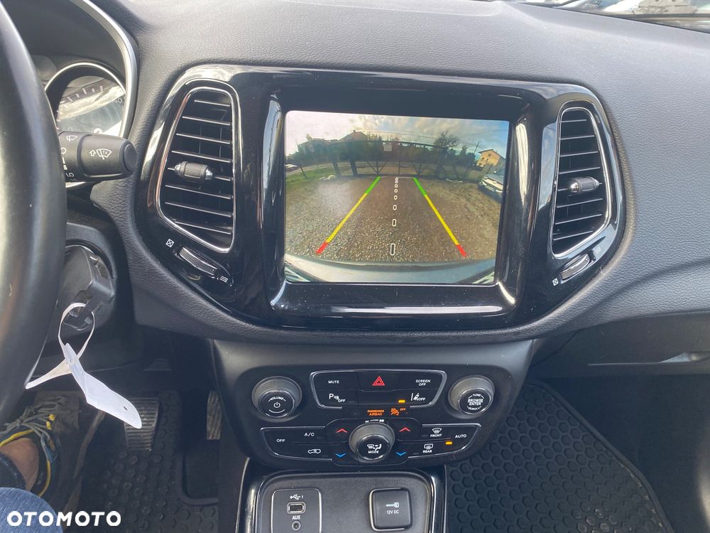 Jeep Compass 1.4 TMair Longitude FWD S&S - 32