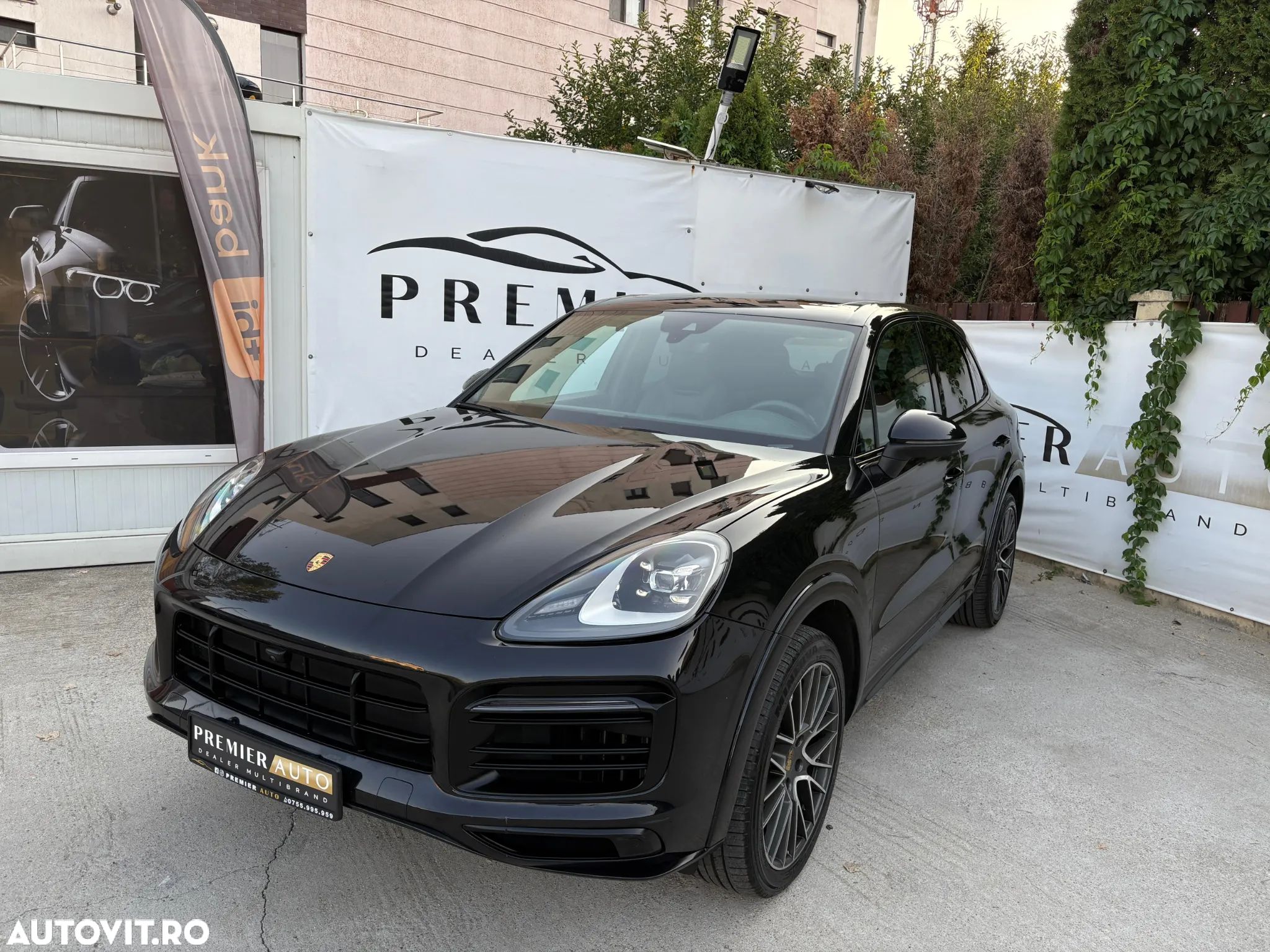Porsche Cayenne Standard - 1