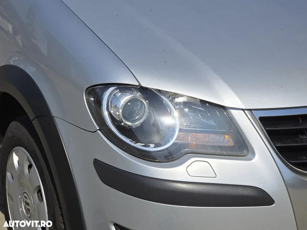 Volkswagen Touran 2.0 TDI DPF Cross - 19