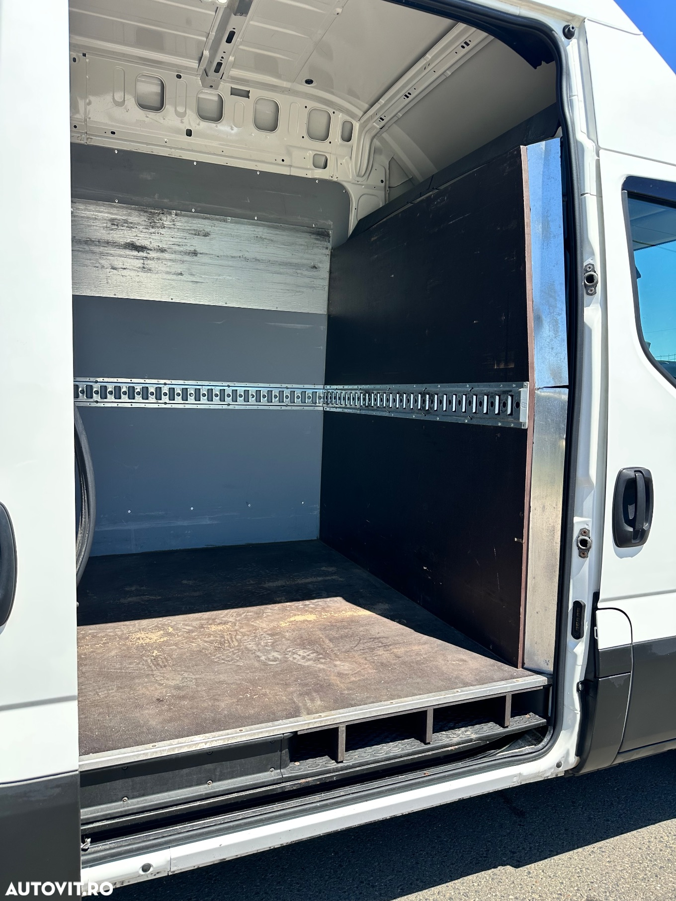 Iveco Daily 35C18 3.0 2019 E6 Cat. B 3.500 kg Hi-Matic 8+1 - 16
