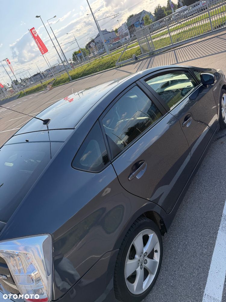 Toyota Prius 1.8 HSD Prestige - 8