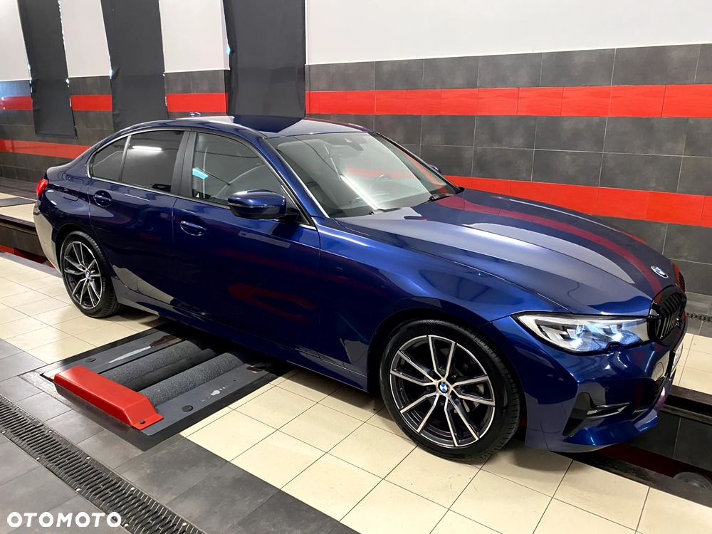 BMW Seria 3 320d Sport - 13