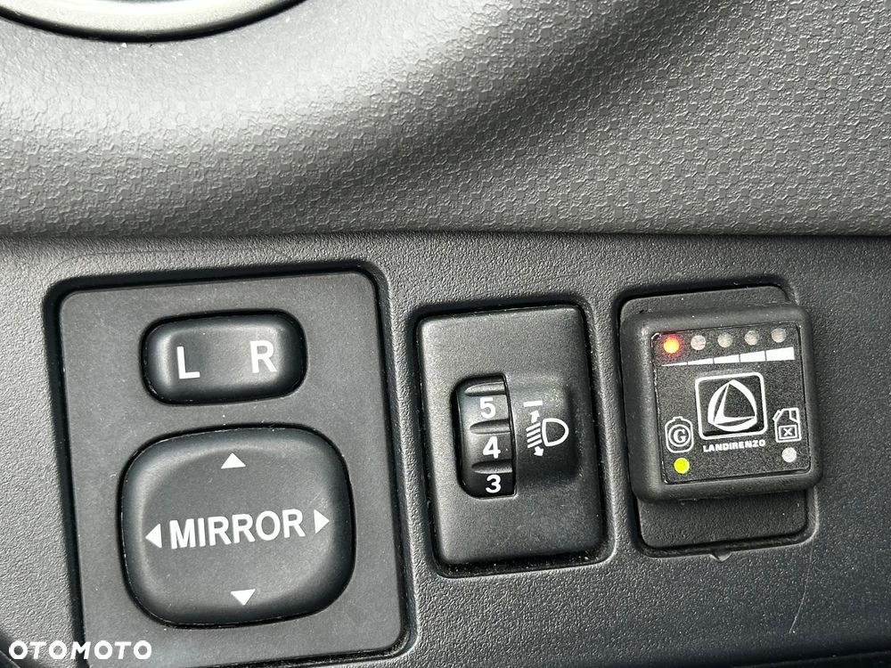 Toyota Yaris Hybrid 100 Selection Passion - 26