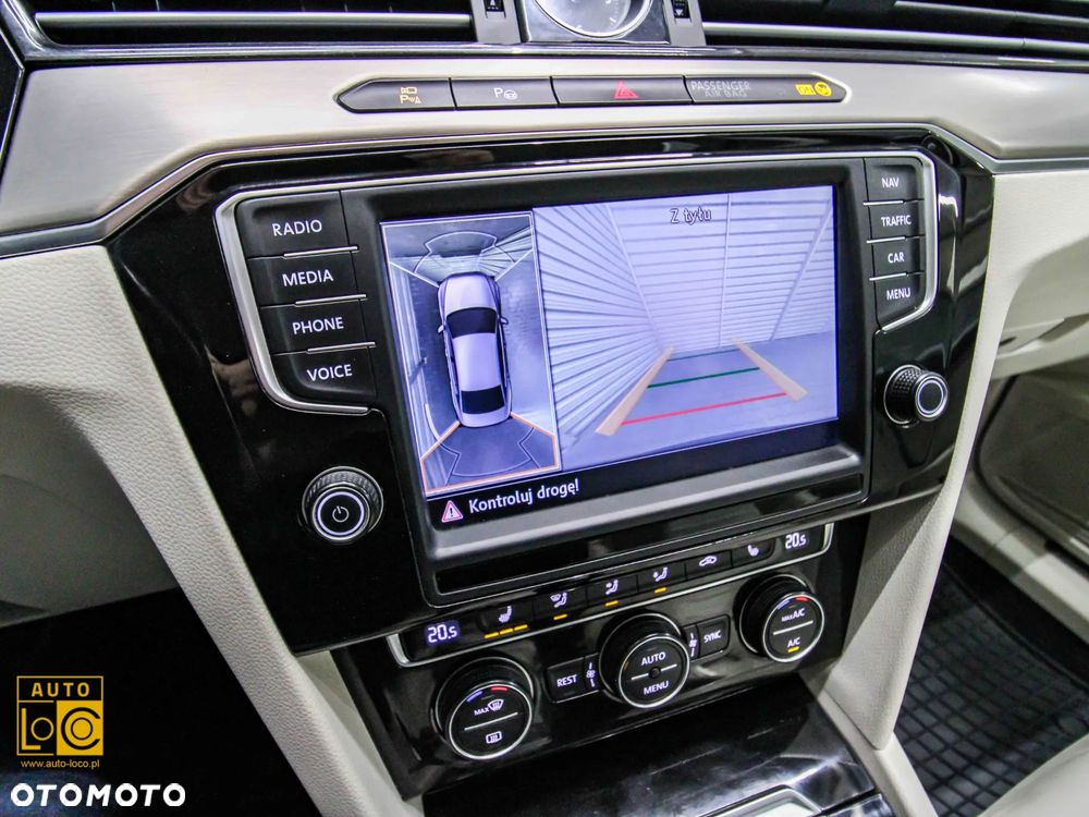 Volkswagen Passat - 20