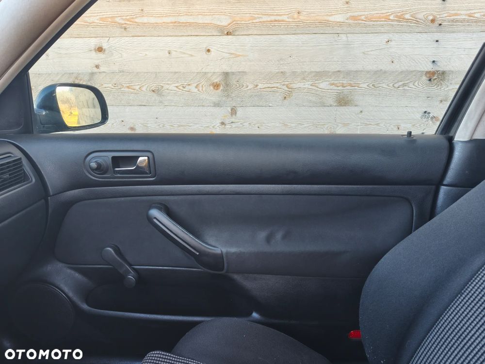 Volkswagen Golf - 20