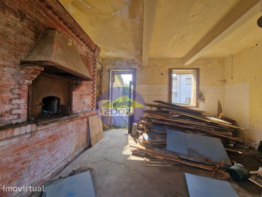 Moradia para Restauro em Esmoriz - Grande imagem: 4/8