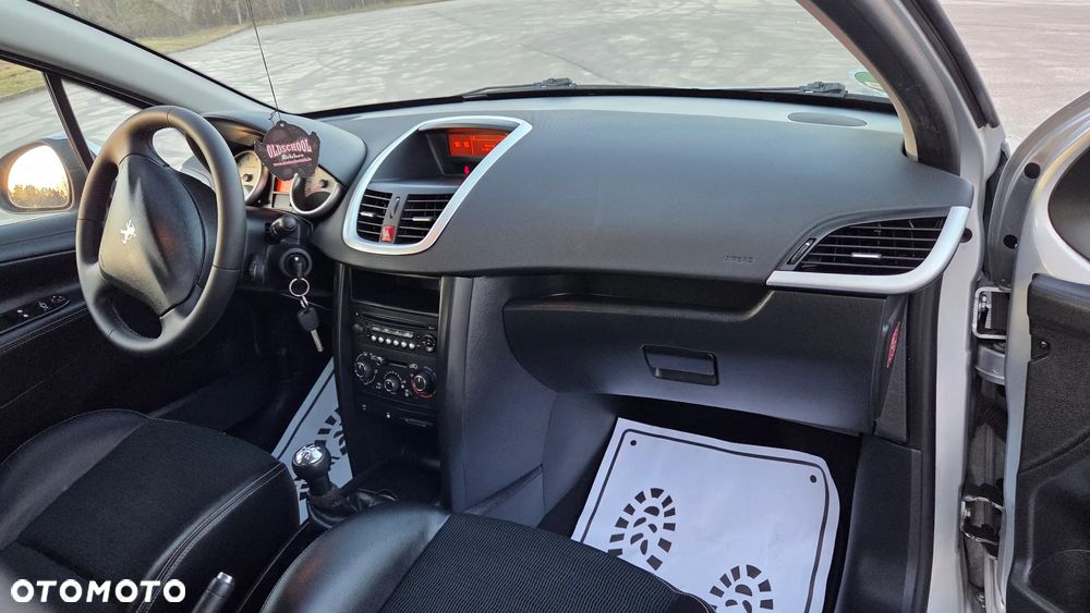 Peugeot 207 95 VTi Urban Style - 23