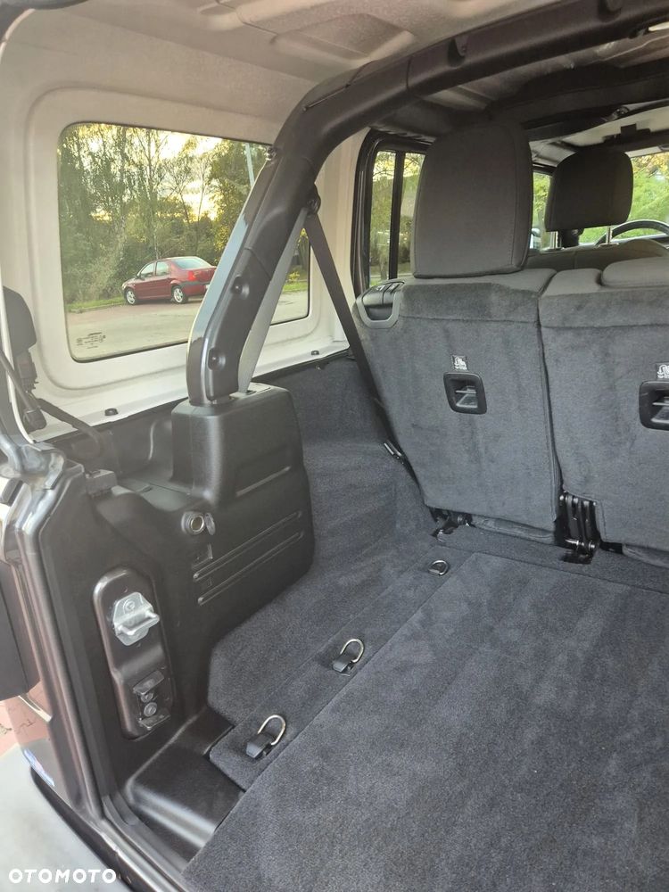 Jeep Wrangler Unlimited 3.6 Automatik X - 12