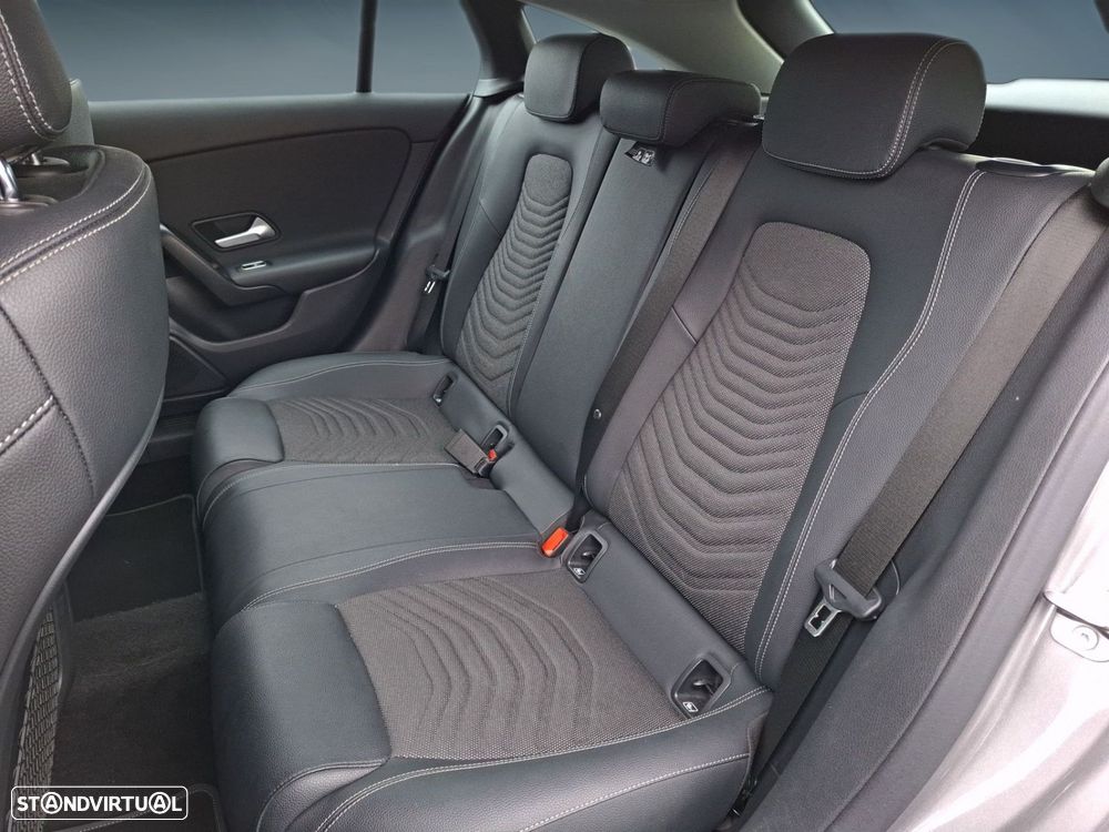 Mercedes-Benz CLA 180 d Shooting Brake Style Plus Aut. - 14