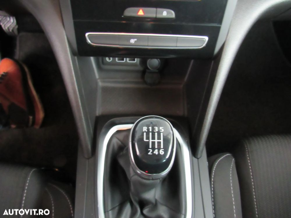 Renault Megane BLUE dCi 115 BUSINESS EDITION - 17