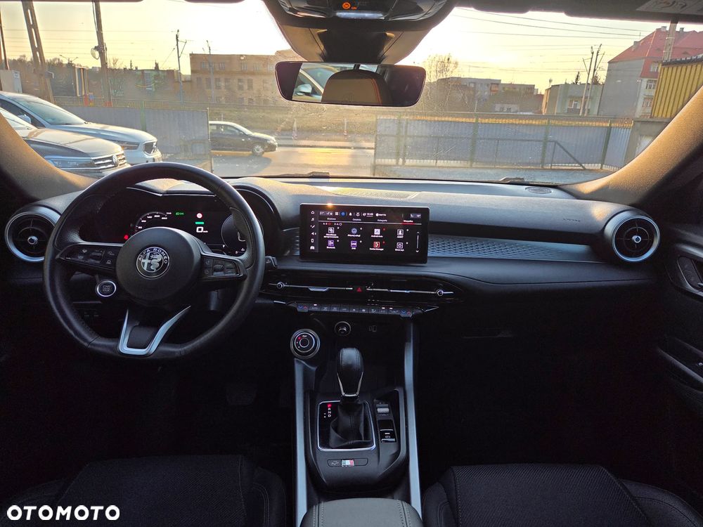 Alfa Romeo Tonale - 12
